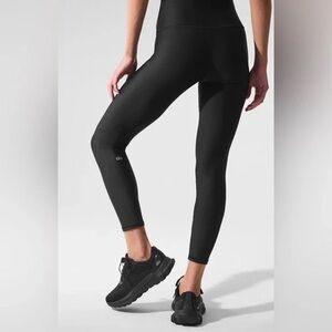 Alo High Waist Airlift Legging Size Large NWT Blackj
